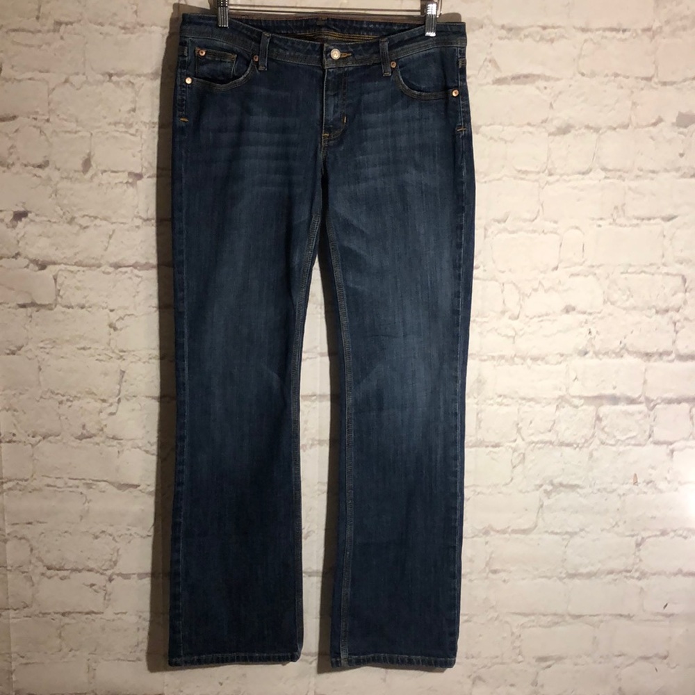 MISS BISON DISTRESSED MEDIUM DENIM COLORED JEANS